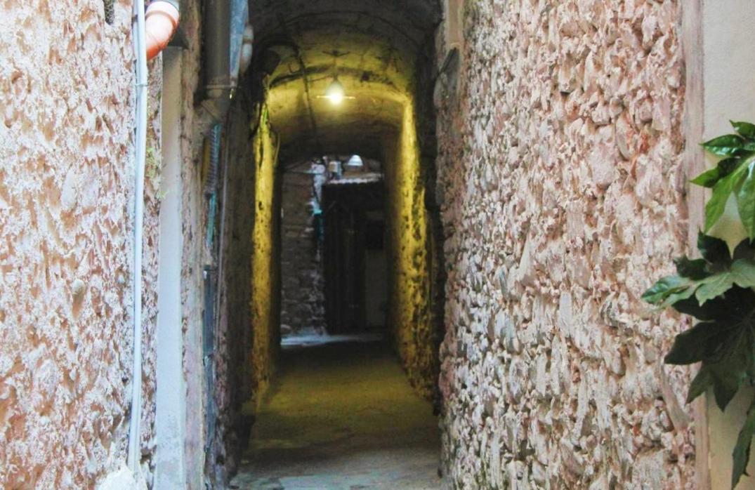 Ferienwohnung A Casa Di Fede Dolceacqua Exterior foto
